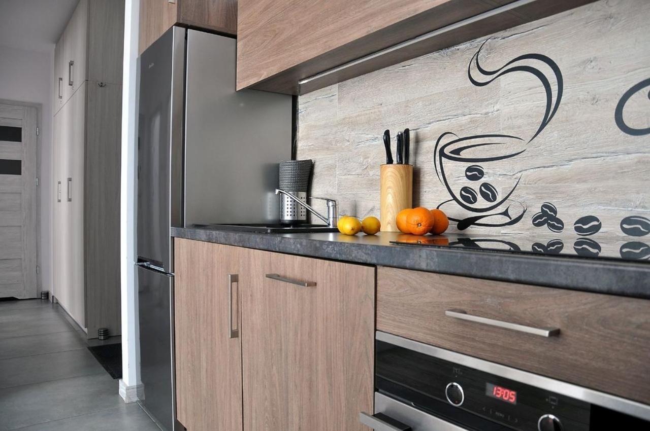 Q Apart Gold- Klimatyzowany 3 Pokojowy Apartament Przy Manufakturze Z Garazem Gratis, Fv Лодз Екстериор снимка