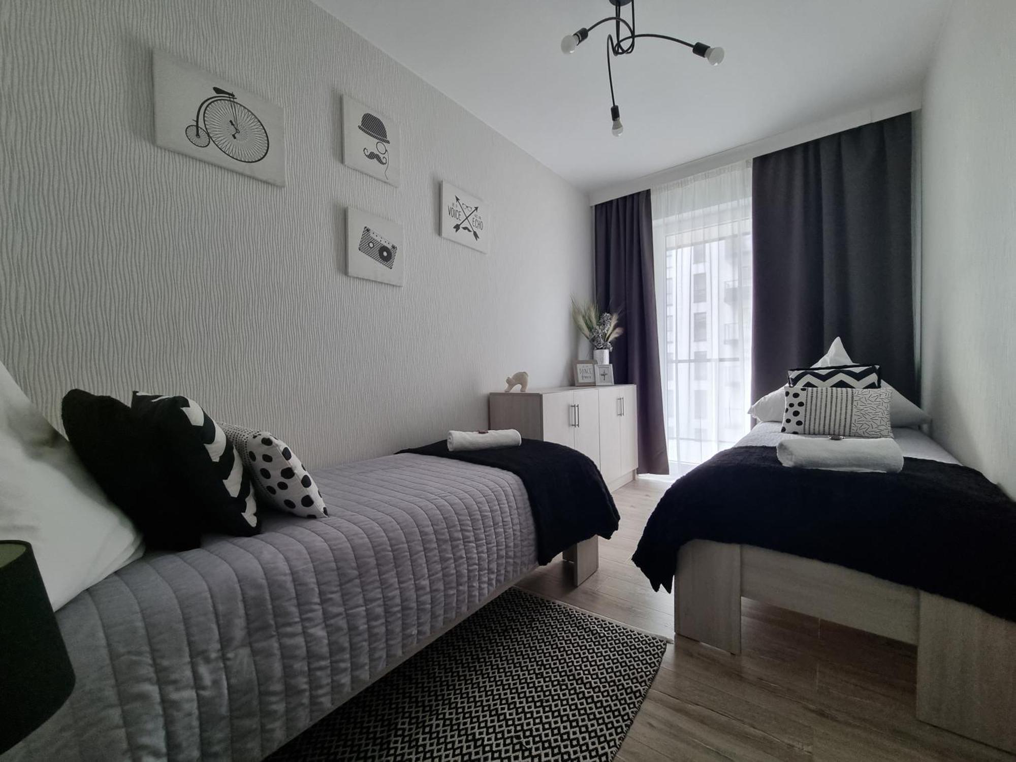 Q Apart Gold- Klimatyzowany 3 Pokojowy Apartament Przy Manufakturze Z Garazem Gratis, Fv Лодз Екстериор снимка